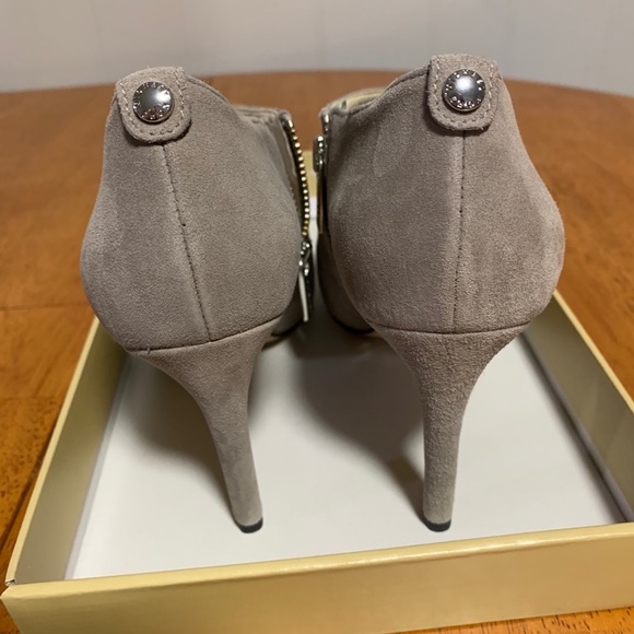Michael Kors booties - Picture 3 of 5